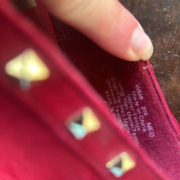 Women’s Elle brand red suede 3inch heels with gold studs. Size 8.5 worn once - Picture 6 of 6
